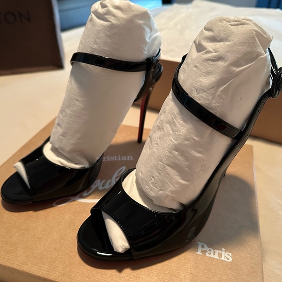Christian Louboutin *BRAND NEW* - Picture 2 of 5
